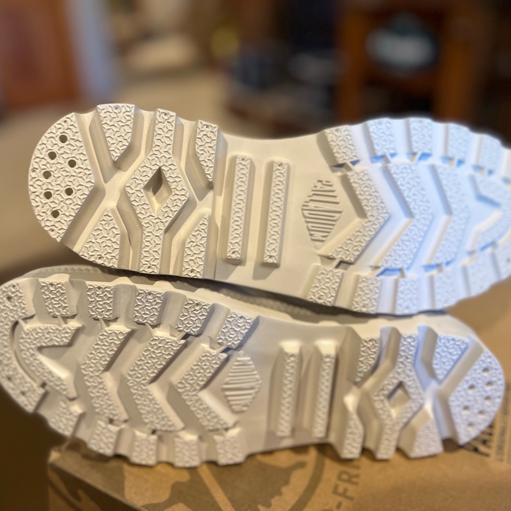Palladium White High-Top Boots - Picture 5 of 5